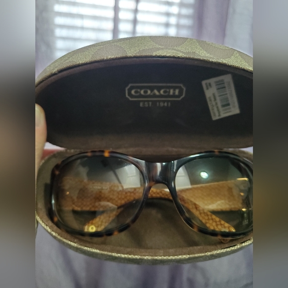 Coach Accessories - Coach Suzie Tortishell Sunglasses With Case